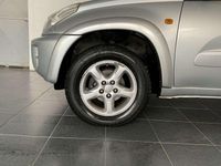Usata Toyota RAV4 150 CV (110 kW) 2001 Argento SUV
