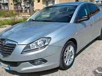 Usata Lancia Delta 105 CV (77 kW) 2014 Grigio Utilitaria