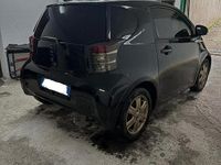 Begagnad Toyota iQ 98 HK (72 kW) 2012 Svart Halvkombi