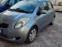 Usata Toyota Yaris Sol 69 CV (50 kW) 2006 Grigio Berlina