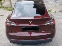 Usata Tesla Model Y 178 kW (243 CV) 2024 Rosso SUV