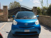 Usata Toyota iQ Active 68 CV (50 kW) 2012 Blu Utilitaria