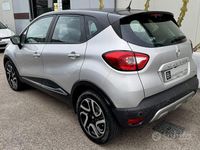 Usata Renault Captur Life 90 CV (66 kW) 2015 Grigio SUV