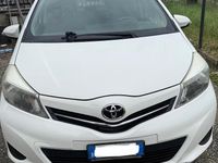Usata Toyota Yaris Lounge 2012 Bianco Utilitaria