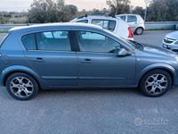 Usata Opel Astra 150 CV (110 kW) 2005 Grigio Berlina