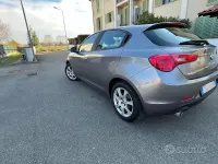 Usata Alfa Romeo Giulietta 105 CV (77 kW) 2013 Grigio Utilitaria