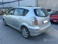 Usata Toyota Corolla Verso 116 CV (85 kW) 2005 Grigio Monovolume