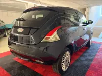 Usata Lancia Ypsilon 69 CV (50 kW) 2017 Blu/azzurro Utilitaria