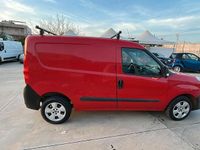Usata Fiat Doblò 90 CV (66 kW) 2011 Rosso Monovolume