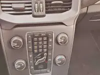 Usata Volvo V40 Momentum 114 CV (83 kW) 2014 Nero Berlina