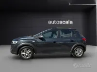 Usata Dacia Sandero Expression 101 CV (74 kW) 2023 Grigio Berlina