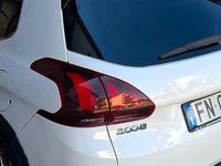Usata Peugeot 2008 110 CV (80 kW) 2017 Bianco SUV