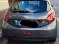 Usata Peugeot 208 Allure 102 CV (75 kW) 2015 Grigio Utilitaria