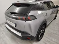 Usata Peugeot 2008 Allure 101 CV (74 kW) 2022 Grigio SUV