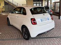 Begagnad Fiat 500e Icon 42 kW (58 HK) 2021 Vit Halvkombi