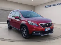 Usata Peugeot 2008 Allure 120 CV (88 kW) 2019 Rosso metallizzato SUV