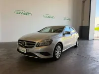 Usata Mercedes A180 109 CV (80 kW) 2015 Argento metallizzato Utilitaria