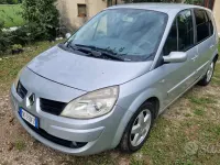 Usata Renault Scénic II 106 CV (77 kW) 2007 Grigio Monovolume