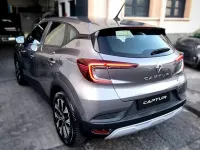 Usata Renault Captur Techno 140 CV (102 kW) 2023 Grigio SUV