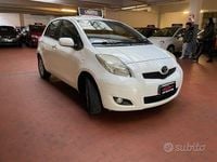 Gebraucht Toyota Yaris 69 PS (50 kW) 2011 Weiß Limousine