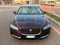 Usata Jaguar XF Business Edition 179 CV (131 kW) 2016 Rosso Berlina