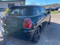 Begagnad Mini ONE 102 HK (75 kW) 2020 Svart Halvkombi