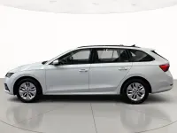 Usata Skoda Octavia Executive 150 CV (110 kW) 2023 Bianco luna metallizzato Station wagon