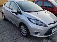Gebraucht Ford Fiesta Titanium 82 PS (60 kW) 2011 Grau Limousine