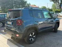 Usata Jeep Renegade Trailhawk 179 CV (131 kW) 2021 Blu/azzurro SUV