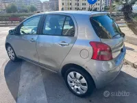 Usata Toyota Yaris 87 CV (63 kW) 2006 Grigio Berlina