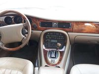 Usata Jaguar XJ8 Executive 284 CV (208 kW) 1998 Verde Berlina