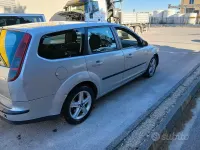 Usata Ford Focus 90 CV (66 kW) 2006 Grigio Station wagon