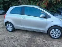 Usata Toyota Yaris Sol 69 CV (50 kW) 2007 Grigio Utilitaria