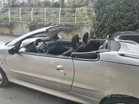 Usata Peugeot 206 CC 109 CV (80 kW) 2003 Grigio Cabrio