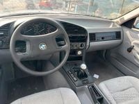 Usata BMW 318 116 CV (85 kW) 1991 Grigio Berlina