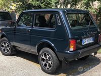 Usata Lada niva 75 CV (55 kW) 2021 Verde SUV