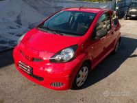 Usata Toyota Aygo 68 CV (50 kW) 2010 Rosso Utilitaria
