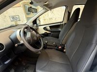 Usata Toyota Aygo 68 CV (50 kW) 2013 Bianco Utilitaria