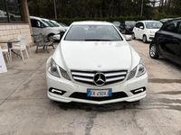 Usata Mercedes E220 170 CV (125 kW) 2012 Bianco Coupé
