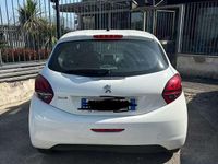 Usata Peugeot 208 Allure 75 CV (55 kW) 2017 Utilitaria