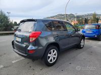 usata Toyota RAV4 RAV 42.2 D-4D 136 CV DPF Luxury