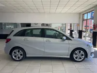 Usata Mercedes B180 122 CV (89 kW) 2017 Grigio Utilitaria