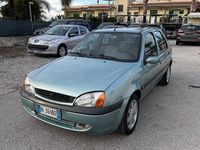 Usata Ford Fiesta 75 CV (55 kW) 2000 Blu Berlina