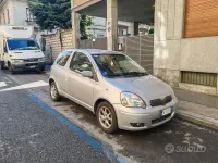 Usata Toyota Yaris Sol 65 CV (47 kW) 2005 Giallo Berlina