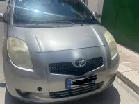 Usata Toyota Yaris Sol 69 CV (50 kW) 2006 Grigio Berlina