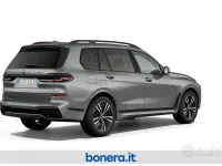 Nuova BMW X7 M Sport 381 CV (280 kW) 2026 Frozen pure grey metallizzato SUV