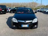 Usata Opel Tigra Sport 90 CV (66 kW) 2008 Nero Cabrio