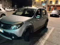 Usata Dacia Sandero Stepway 84 CV (61 kW) 2012 Grigio Berlina