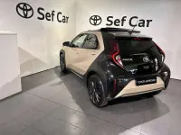Usata Toyota Aygo X Lounge 72 CV (52 kW) 2023 Oro SUV