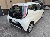 Usata Toyota Aygo Cool 69 CV (50 kW) 2015 Bianco Utilitaria